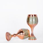 alt="تصویر جام شربت‌خوری مس و خاتم با طرح خاتم‌کاری"