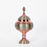 نمای نزدیک از جزئیات خاتم‌کاری ظرف شکلات‌خوری دست‌ساز