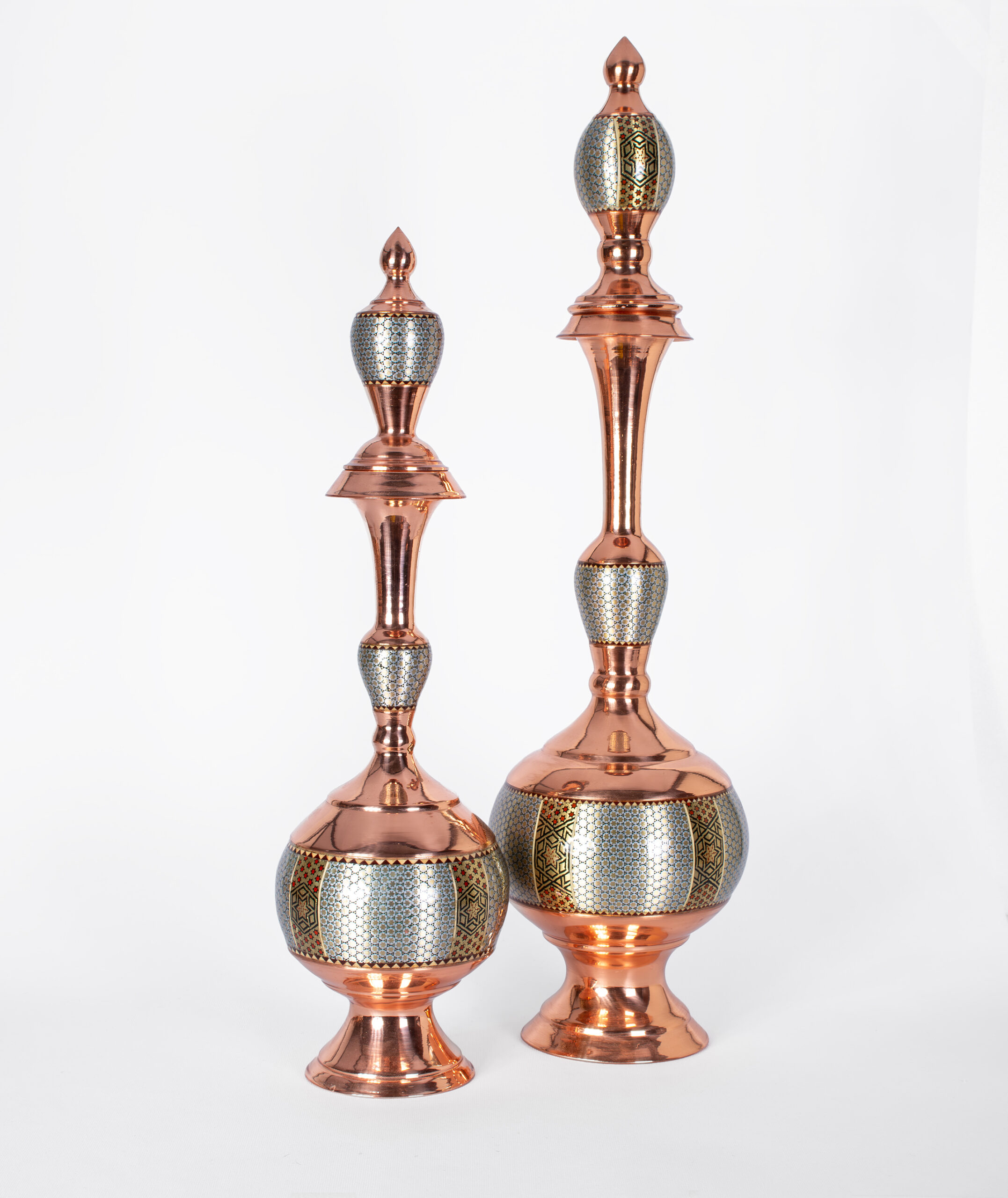 alt="ظرف دکوراتیو تنگ مس و خاتم برای پذیرایی و تزئین"